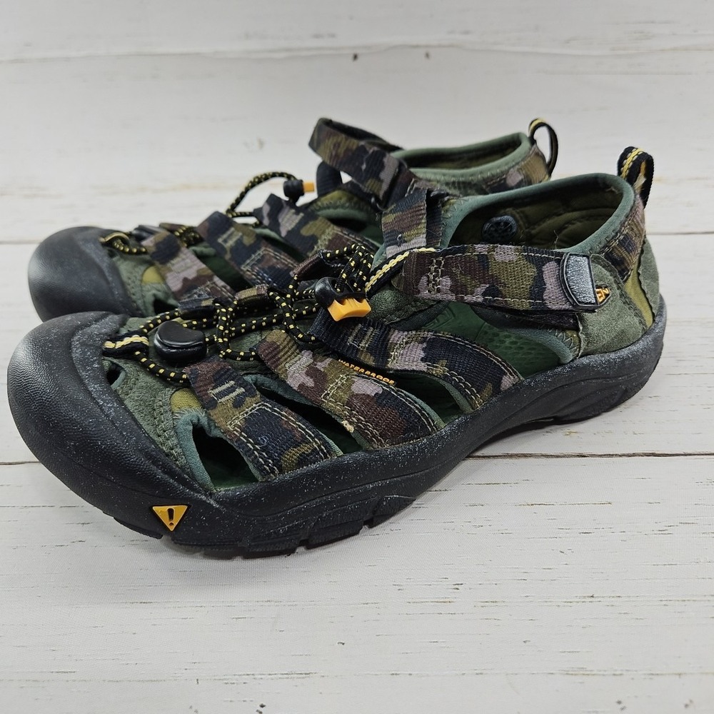 Keen Newport H2 Youth Size 6 Camo Green Sport Outdoor Hiking Sandals Shoes 9212